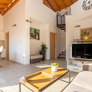 House Toici Nenadici (Krk)